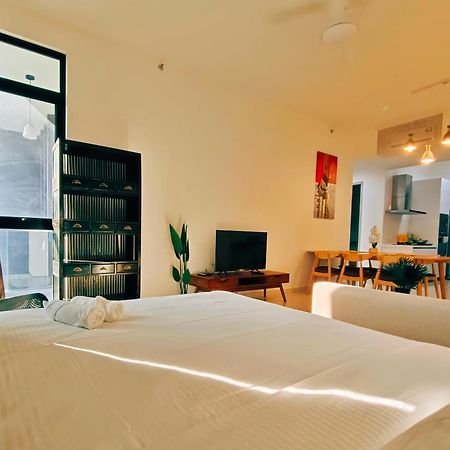 New Georgetown Instagramable 2Br Homestay For 10Pax 无敌美景两房民宿 Beacon Executive Suite Dış mekan fotoğraf