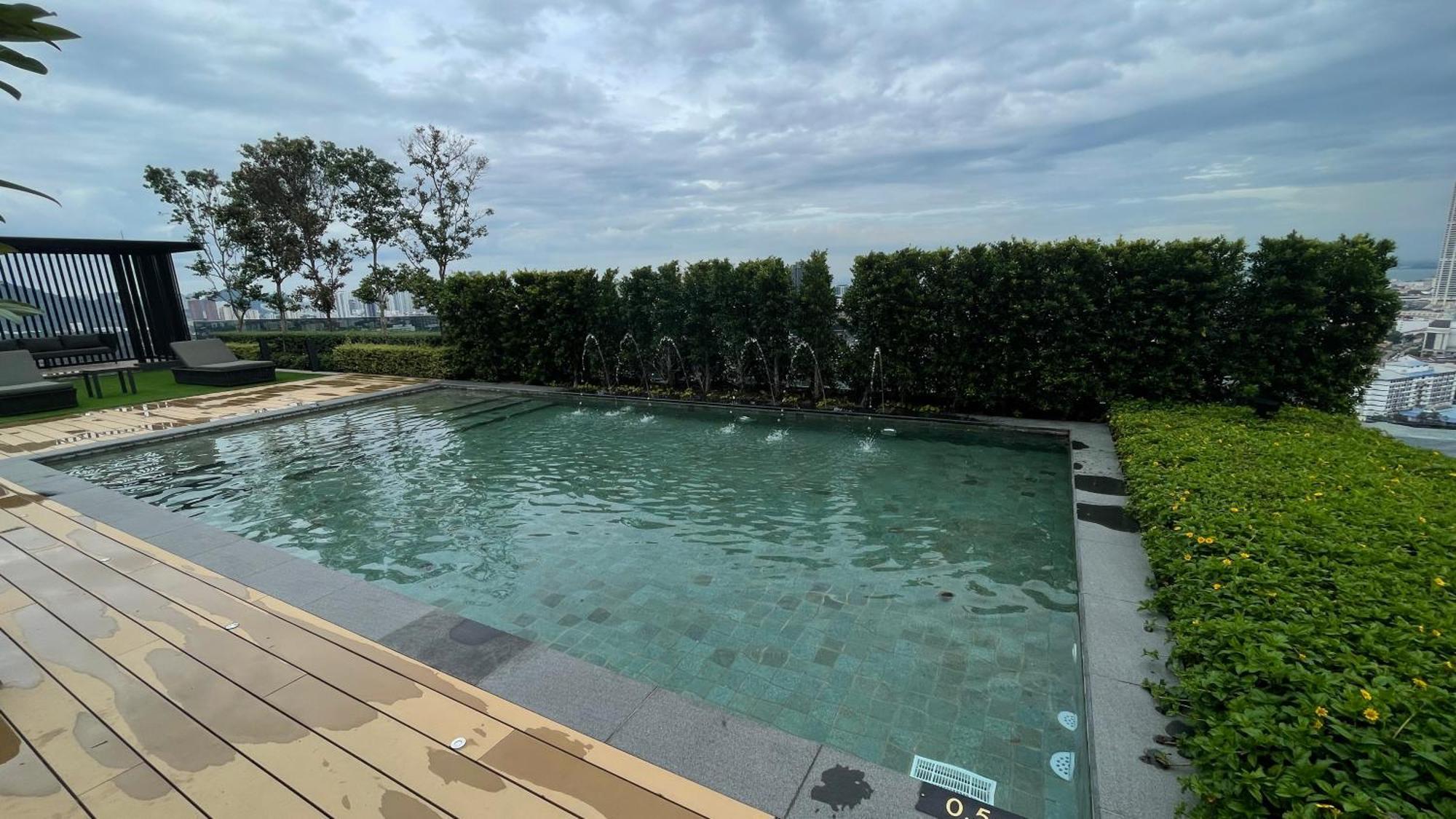 New Georgetown Instagramable 2Br Homestay For 10Pax 无敌美景两房民宿 Beacon Executive Suite Dış mekan fotoğraf