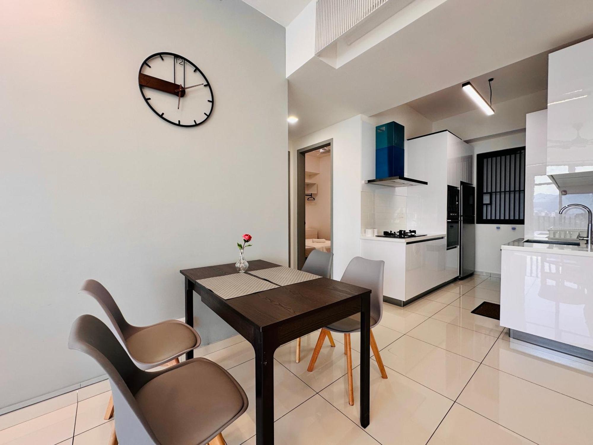 New Georgetown Instagramable 2Br Homestay For 10Pax 无敌美景两房民宿 Beacon Executive Suite Dış mekan fotoğraf
