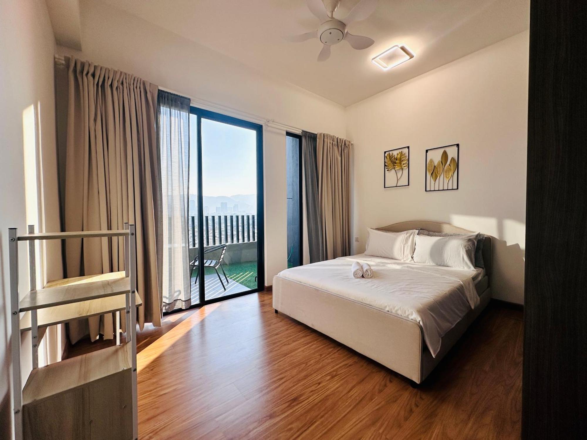 New Georgetown Instagramable 2Br Homestay For 10Pax 无敌美景两房民宿 Beacon Executive Suite Dış mekan fotoğraf