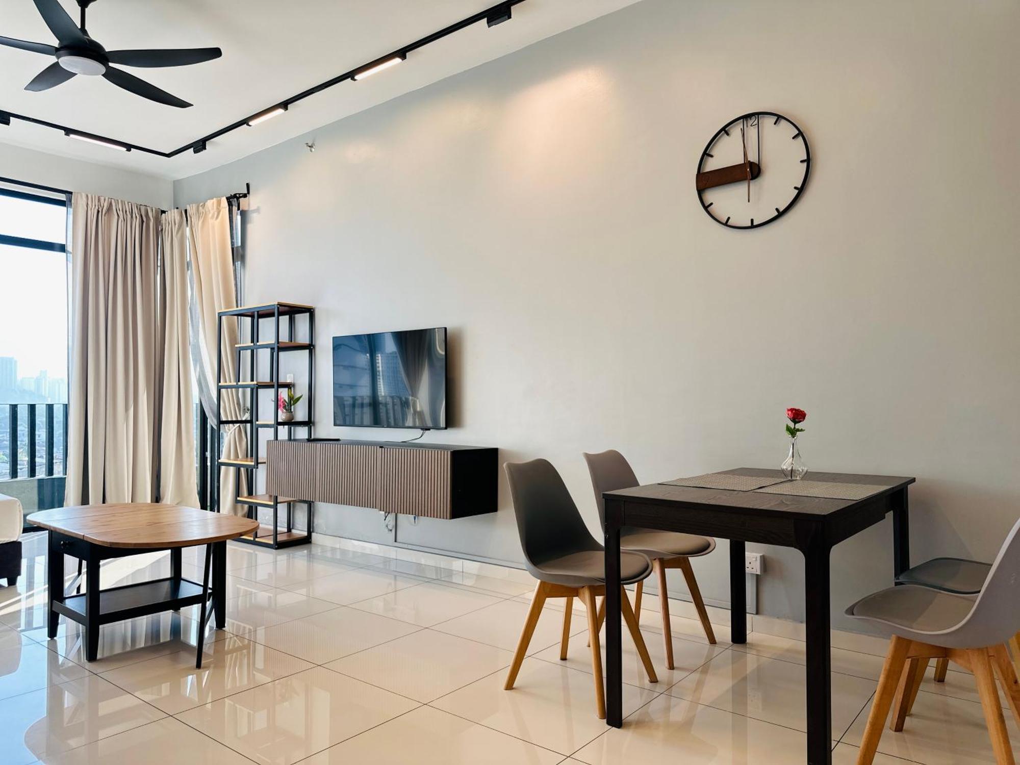 New Georgetown Instagramable 2Br Homestay For 10Pax 无敌美景两房民宿 Beacon Executive Suite Dış mekan fotoğraf