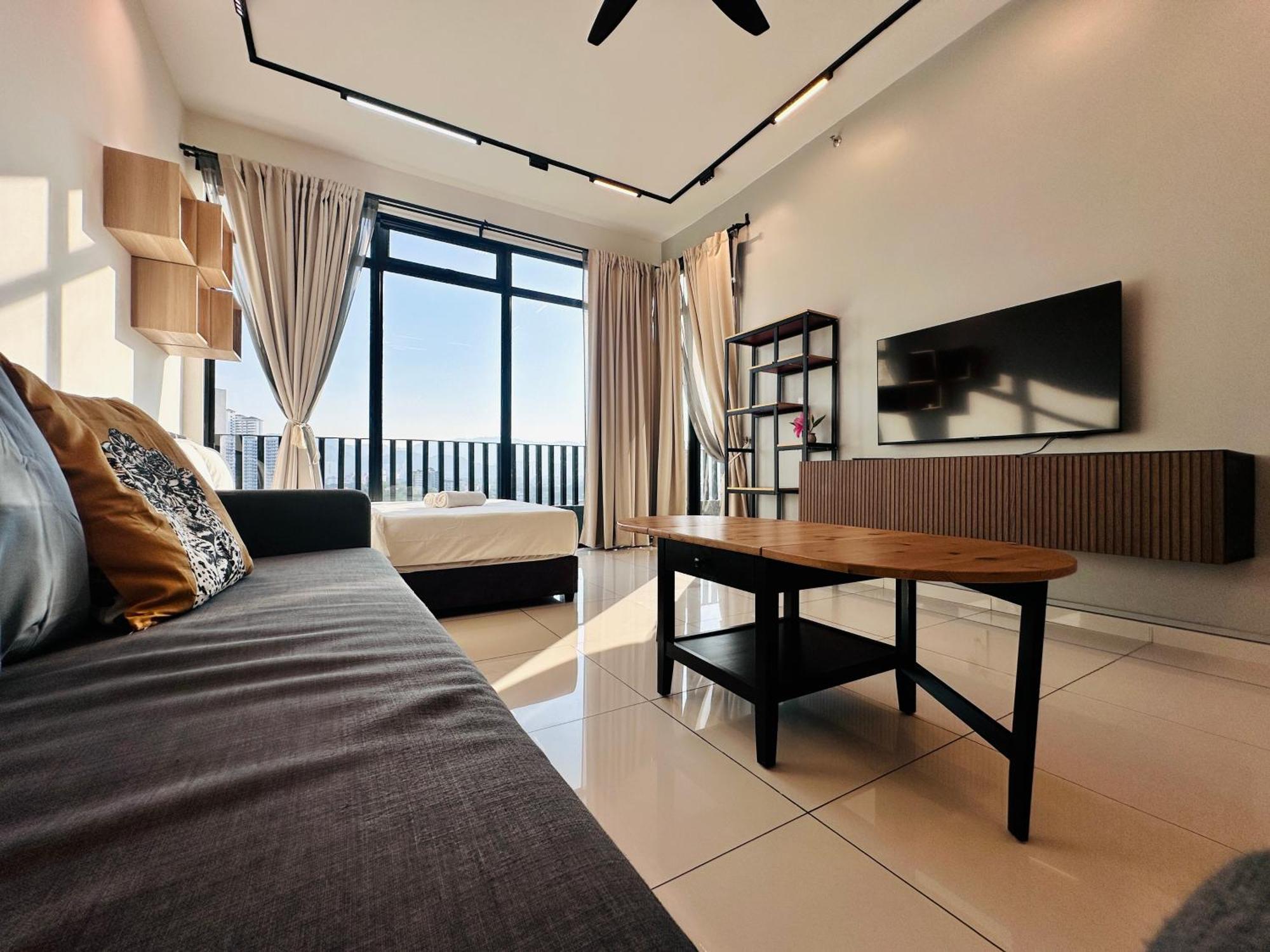New Georgetown Instagramable 2Br Homestay For 10Pax 无敌美景两房民宿 Beacon Executive Suite Dış mekan fotoğraf