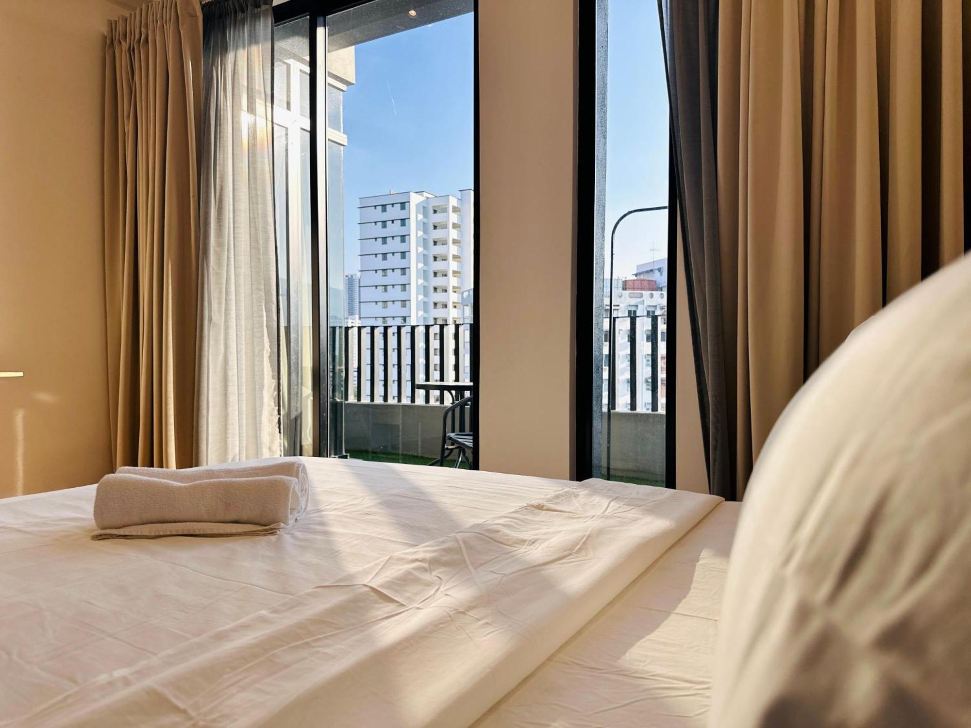 New Georgetown Instagramable 2Br Homestay For 10Pax 无敌美景两房民宿 Beacon Executive Suite Dış mekan fotoğraf