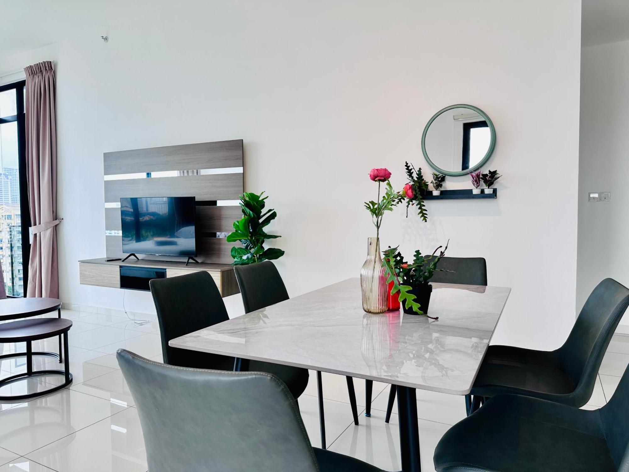 New Georgetown Instagramable 2Br Homestay For 10Pax 无敌美景两房民宿 Beacon Executive Suite Dış mekan fotoğraf