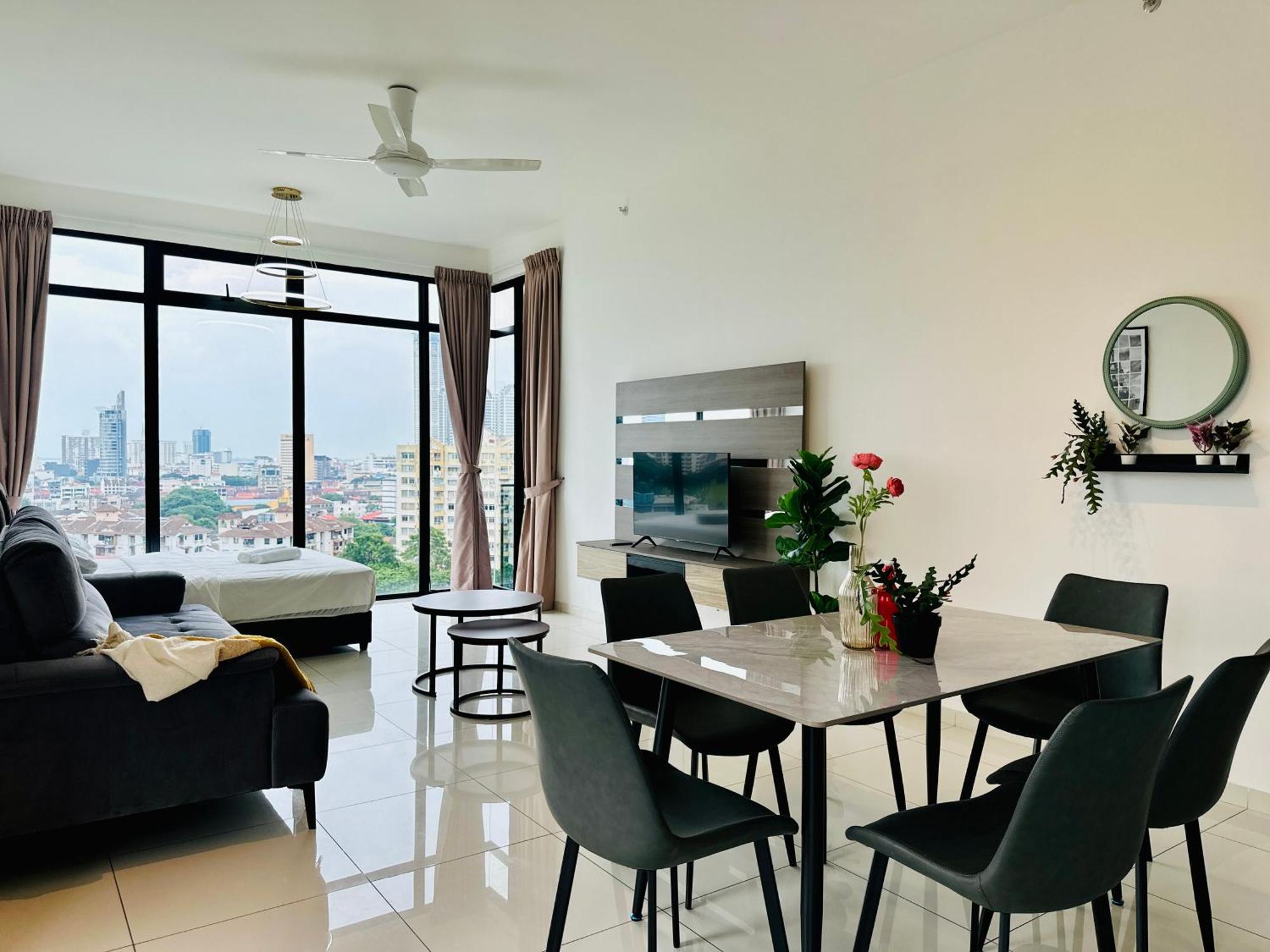 New Georgetown Instagramable 2Br Homestay For 10Pax 无敌美景两房民宿 Beacon Executive Suite Dış mekan fotoğraf