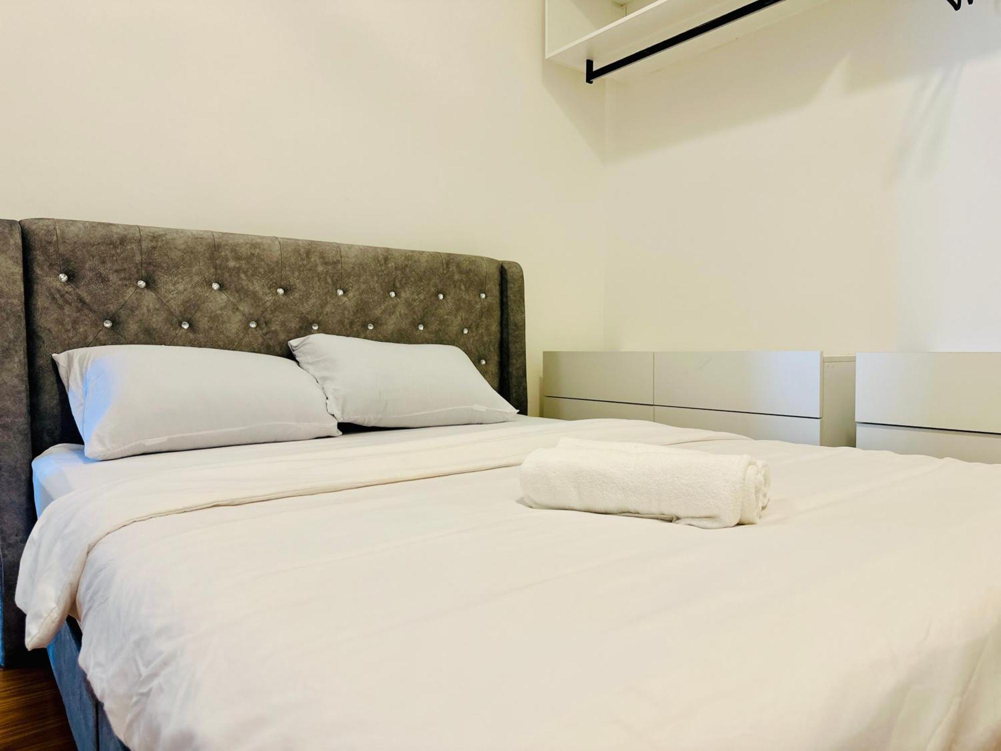 New Georgetown Instagramable 2Br Homestay For 10Pax 无敌美景两房民宿 Beacon Executive Suite Dış mekan fotoğraf