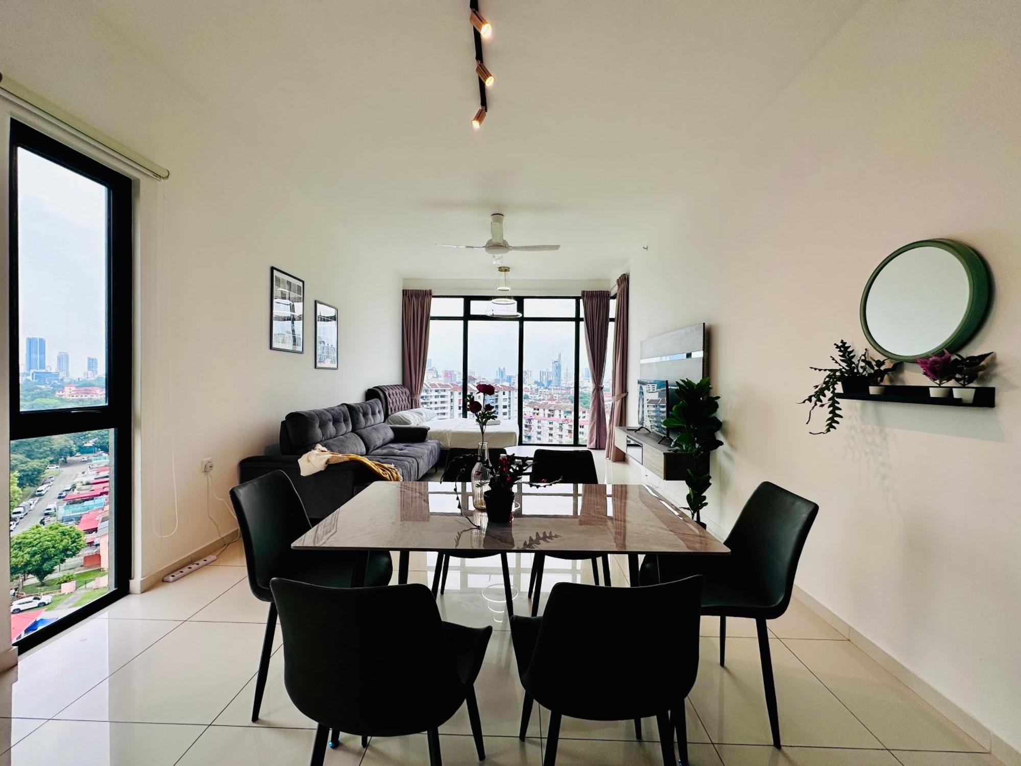 New Georgetown Instagramable 2Br Homestay For 10Pax 无敌美景两房民宿 Beacon Executive Suite Dış mekan fotoğraf